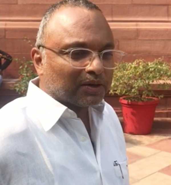 कोर्ट ने सीबीआई से कहा- गिरफ्तारी से 3 दिन पहले कार्ति चिदंबरम को देना होगा नोटिस